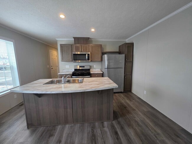 Photo - 4620 Hemlock Loop