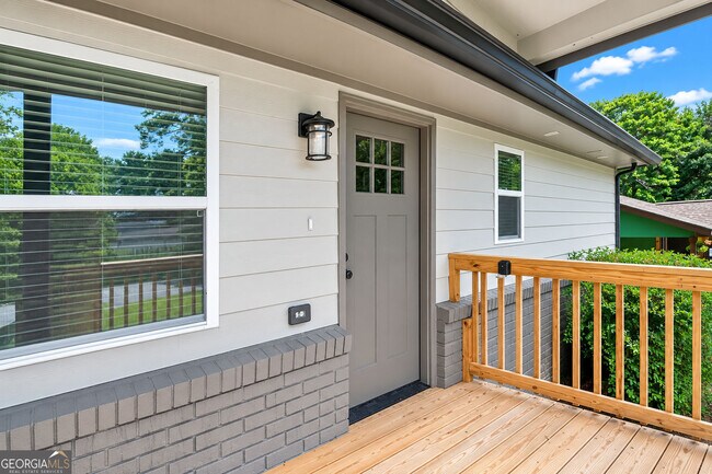 Photo - 1639 Bridgeport Dr NW