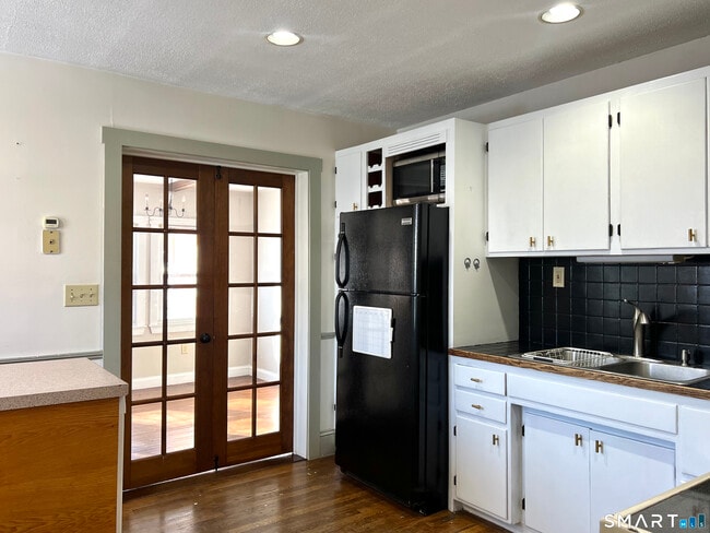 Photo - 77 Freestone Ave