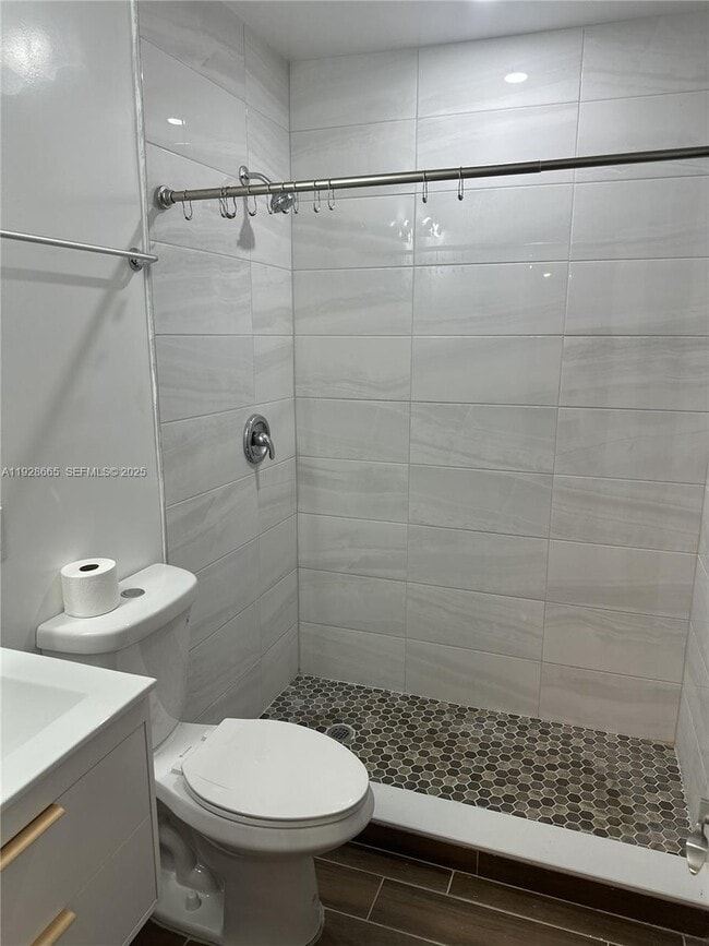 Photo - 7121 Harding St