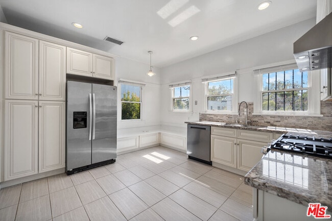 Photo - 123 S Orange Dr