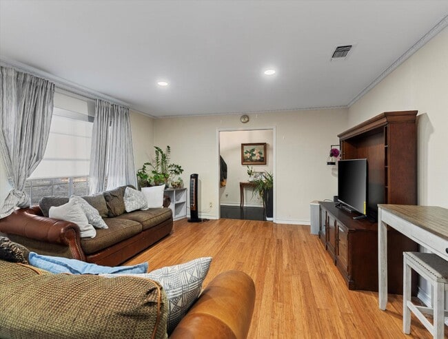 Photo - 1312 Oak Glen Trail