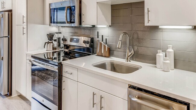 Photo - 1610 E 6th St Unit ID900.5