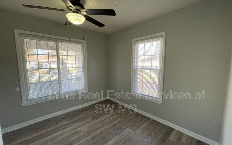 Photo - 2000 W College St Unit 2000-1