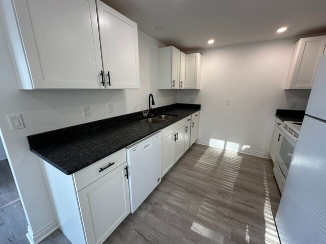 Photo - Very Nice Completely Remodeled 2 Bedroom 1...