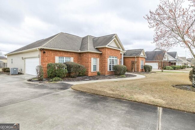 Photo - 234 Hathersage Dr