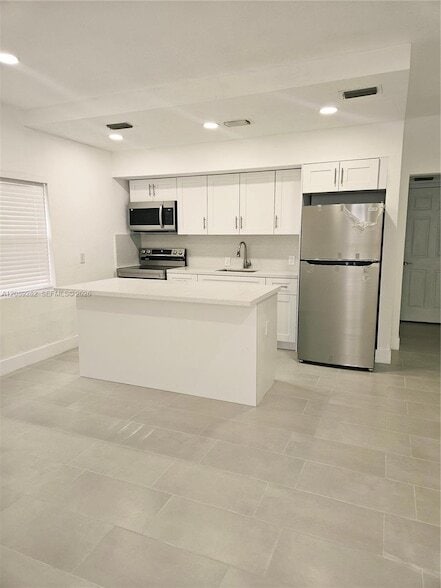 2756 NW 46th St Unit 101