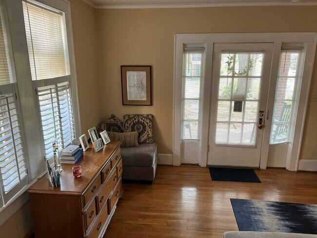 Photo - 125 S Pickens St Unit 123 S.Pickens St