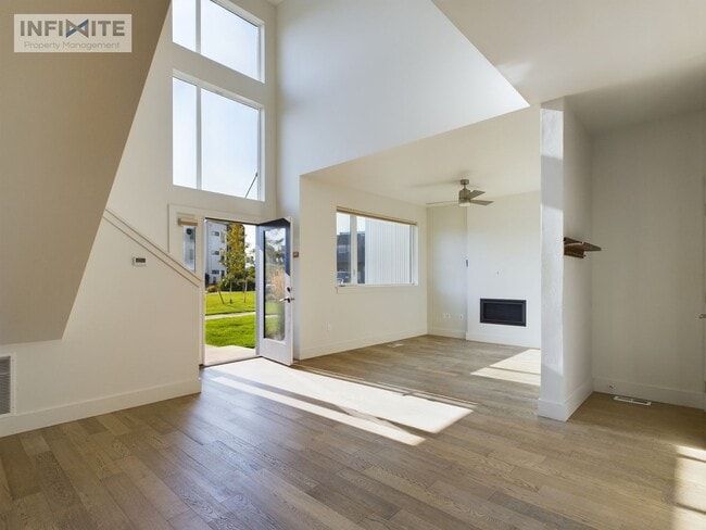 Photo - Natural Light Galore!