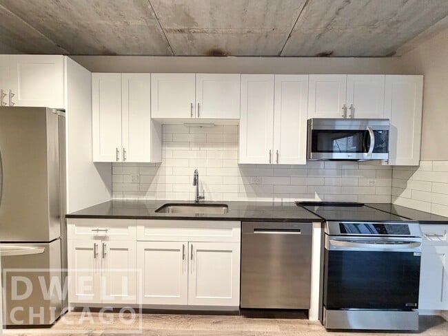 Photo - 938 W Carmen Ave