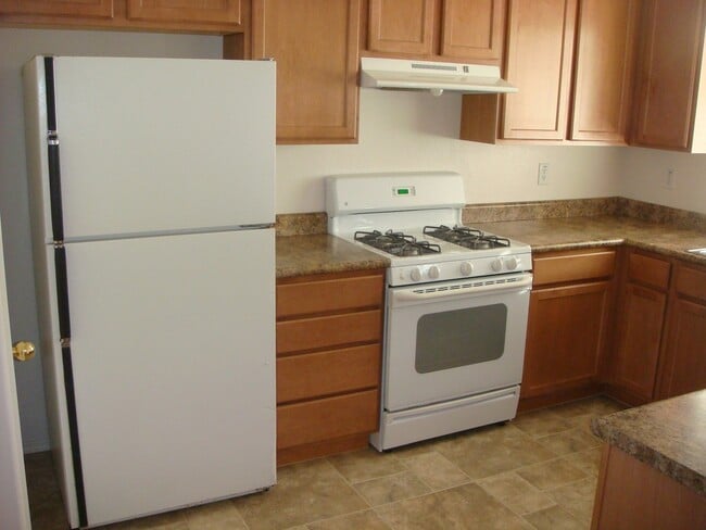 Photo - 608 N Robles St