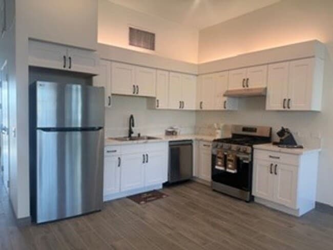 Building Photo - 260/330 W Birch St, LLC - 260-330 Lofts Unit 330 W Birch St Suite E204