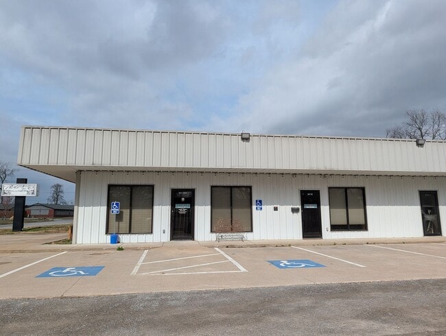 Photo - Office/Retail Commercial Space in Pryor Unit 307 S Adair Suite C