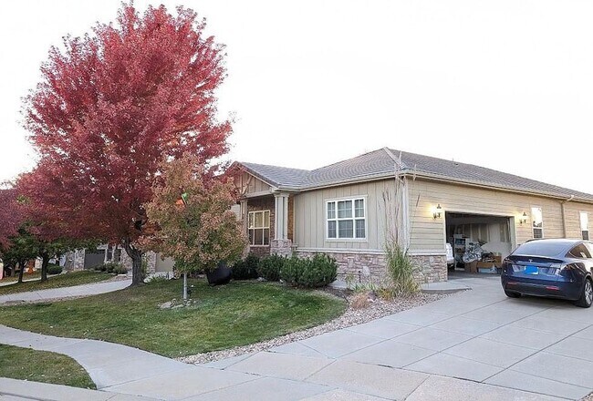 Building Photo - Gorgeous home available in the Anthem neighborhood of Broomfield
