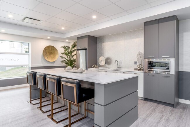 Photo - Greentree Village