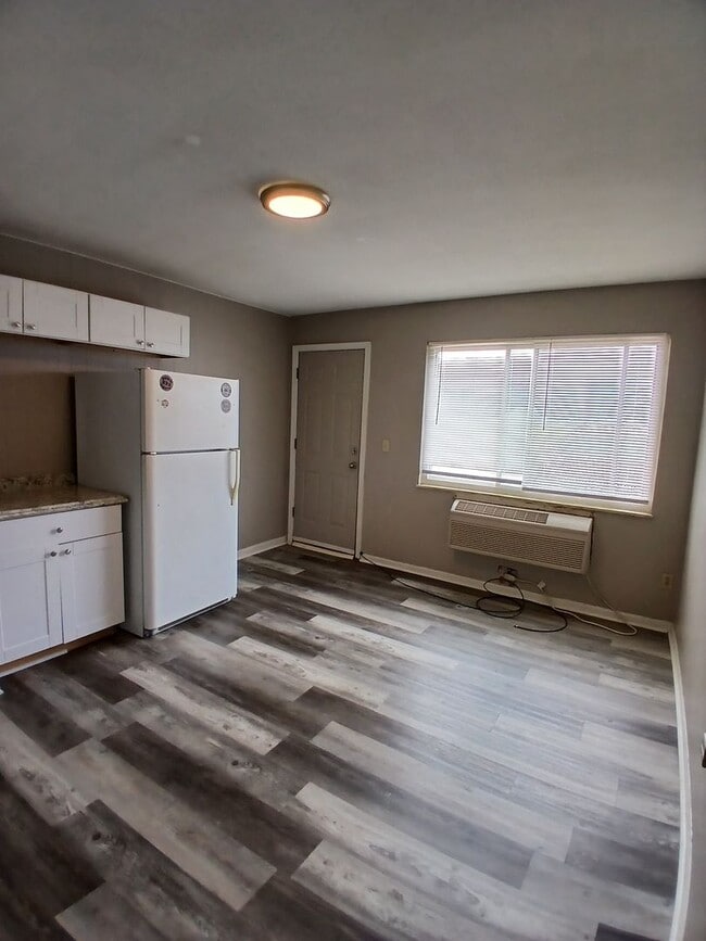 Photo - Laker Landing Apartments