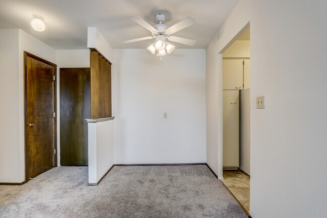 Photo - Avenue Manor Apartments