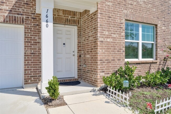 Photo - 1660 Hossler Trl