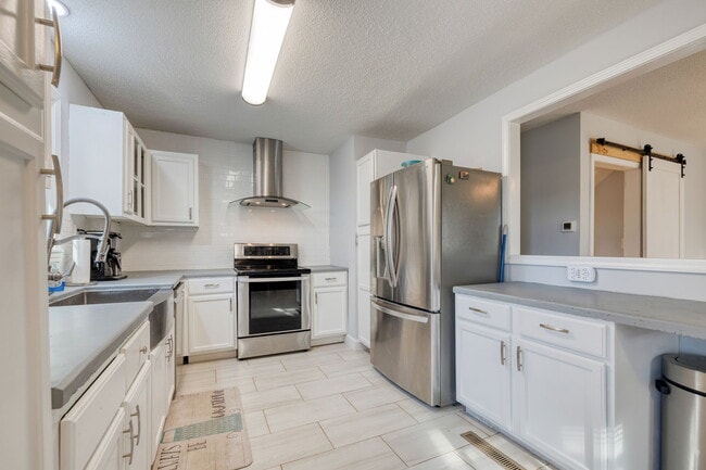 Photo - 123 McCollum St
