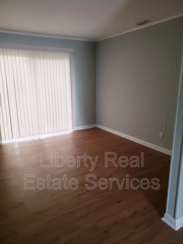 Photo - 991 Live Oak Dr