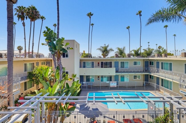 99th St Apts at Sofi