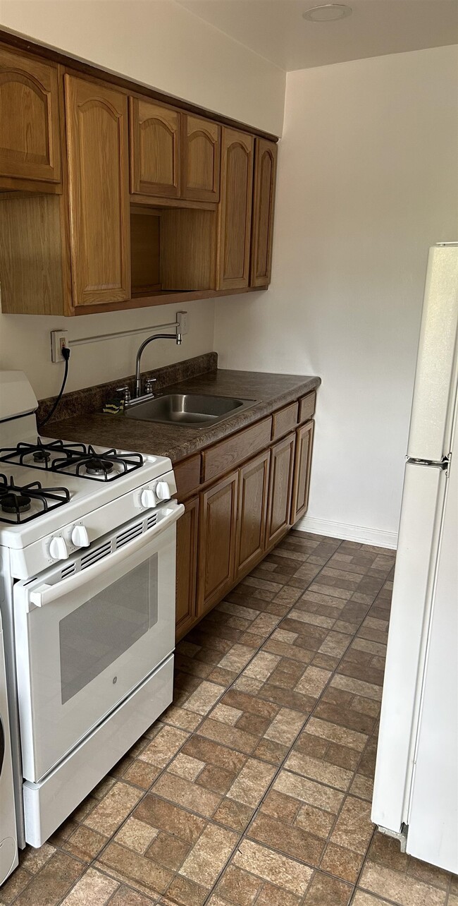 Photo - 513-515 Grand Ave Unit F