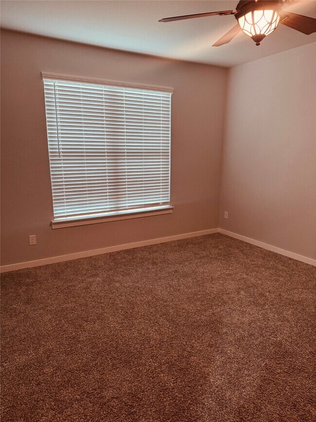 Photo - 28614 Hannahs Harbor Ln