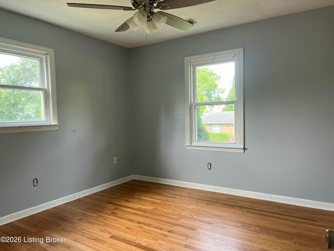 Photo - 616 Clairview Dr
