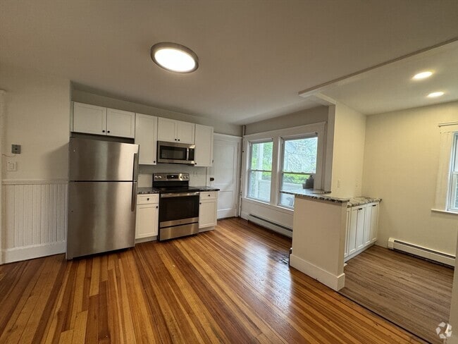 Building Photo - 8 Glendale St Unit 1R Rental