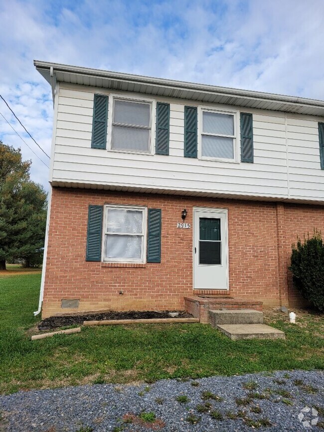 Building Photo - 2915 Packer St Rental