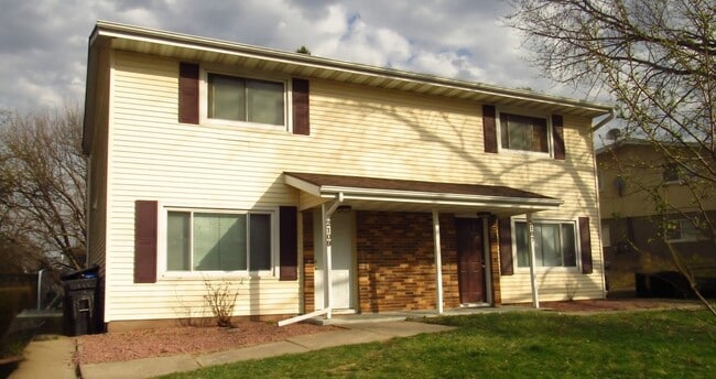 Building Photo - 2109 10th St Pl