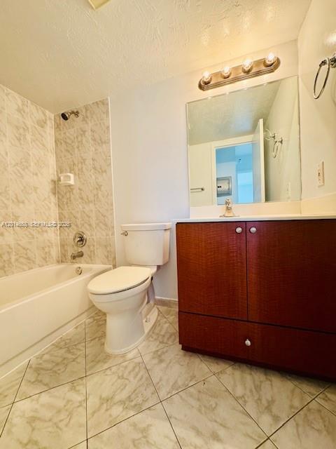 Photo - 2425 NE 135th St Unit 403