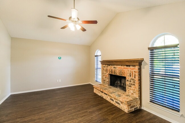4217 Glen Hollow Cir