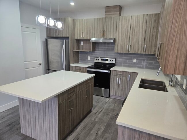 Photo - 834 Cadder Ave