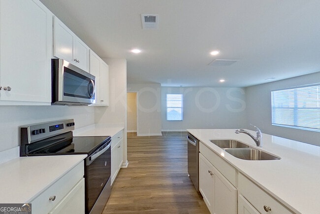 Photo - 127 Overstreet Way