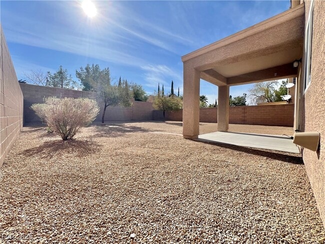 Photo - 2439 Blackcraig St