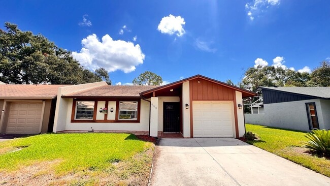 Building Photo - Charming 3BR/2BA Home in Gated Villas of C...