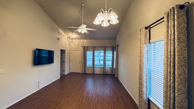 Photo - 1014 Kajon Cove