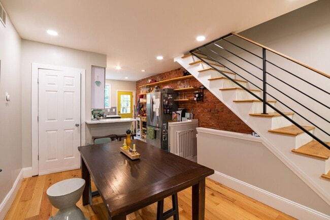 Photo - Two Bed East Kensington Townhouse
