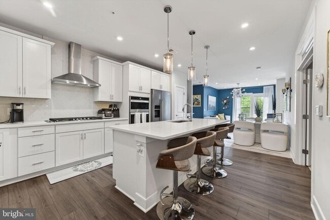 Building Photo - 102 St Ives Pl Unit 305