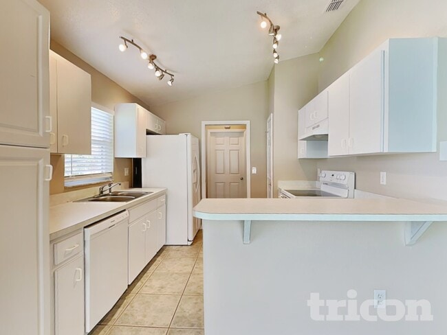 Photo - 7641 Manor Dr