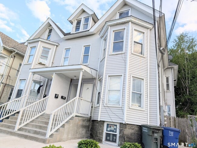 Photo - 107 Catherine St