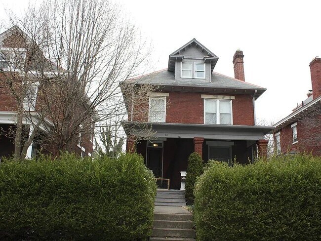 Photo - 68 E Oakland Ave