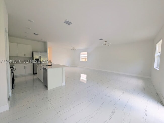 833 SE 26th Rd