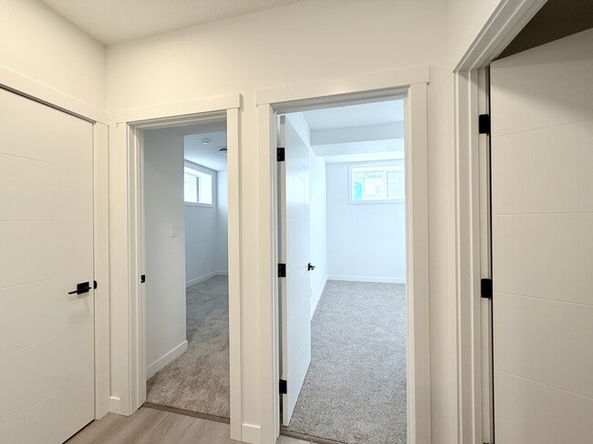 Photo - 10545 126 St NW Unit 8