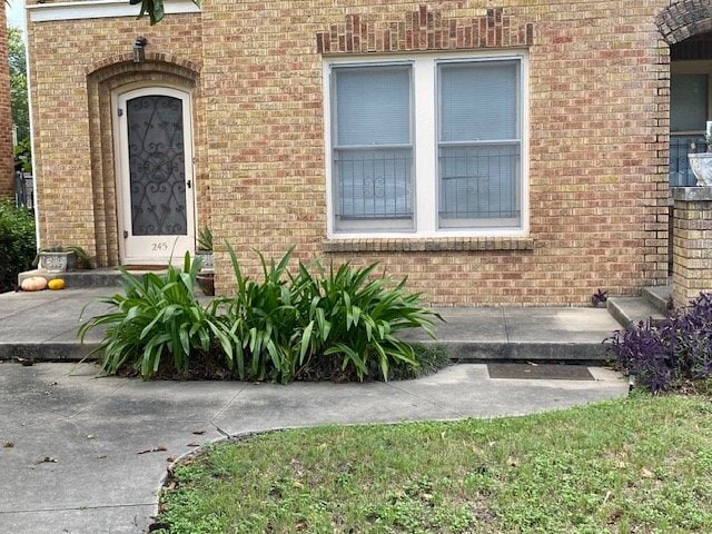 Photo - 245 E Lullwood Ave Unidad Front