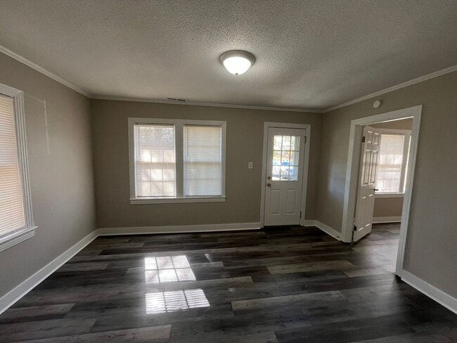 Photo - Charming 2 Bedroom / 1 Bath Home in Joelto...