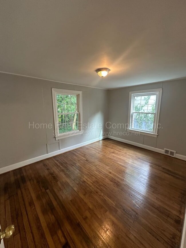 Photo - 611 Mulberry St SW