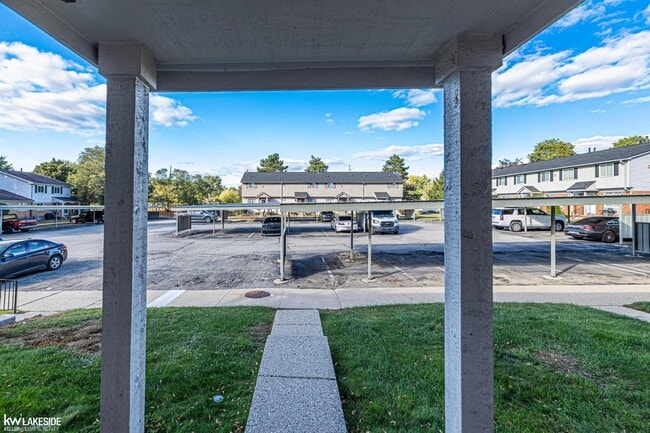 Photo - 2012 Orchard Crest St