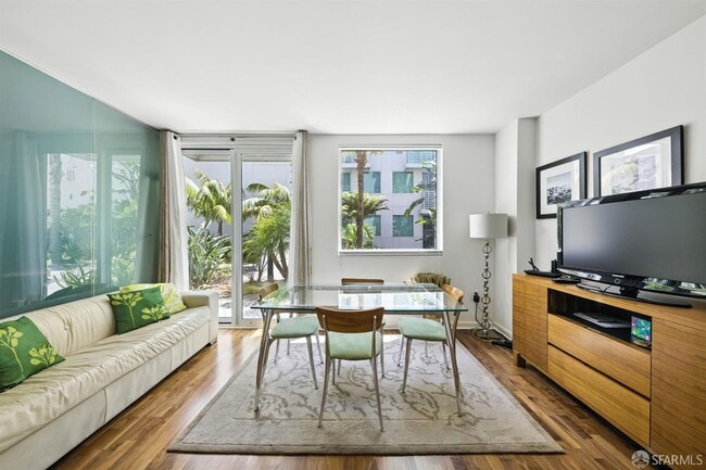 Building Photo - 555 4th St Rental